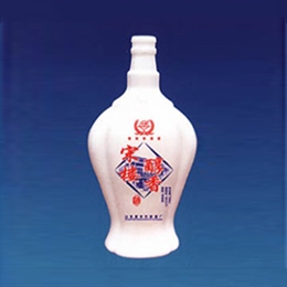 乳白酒瓶
